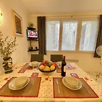 Centre Of Olonzac, 2 Bedrooms & Private Sunny Rooftop Terrace Tatil Evi Olonzac