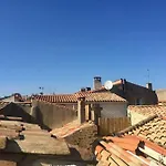 Centre Of Olonzac, 2 Bedrooms & Private Sunny Rooftop Terrace