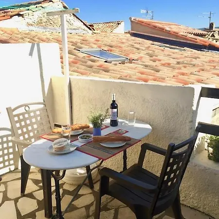 Centre Of Olonzac, 2 Bedrooms & Private Sunny Rooftop Terrace Olonzac
