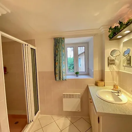 Holiday home Centre Of Olonzac, 2 Bedrooms & Private Sunny Rooftop Terrace Olonzac