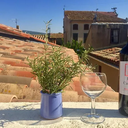 Tatil Evi Centre Of Olonzac, 2 Bedrooms & Private Sunny Rooftop Terrace *