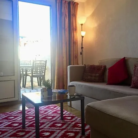 Tatil Evi Centre Of Olonzac, 2 Bedrooms & Private Sunny Rooftop Terrace