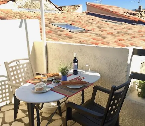 Centre Of Olonzac, 2 Bedrooms & Private Sunny Rooftop Terrace Olonzac