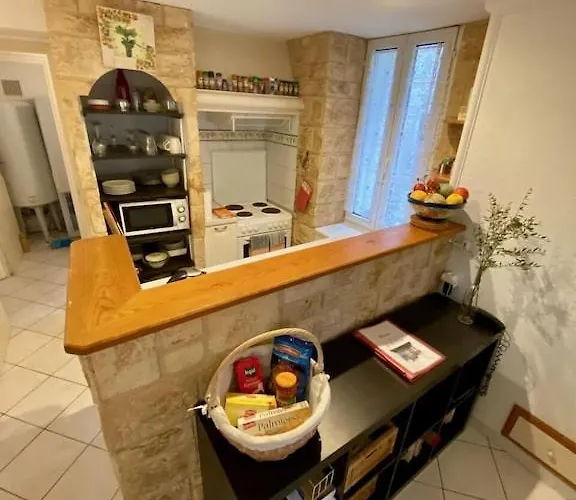 Centre Of Olonzac, 2 Bedrooms & Private Sunny Rooftop Terrace Tatil Evi *