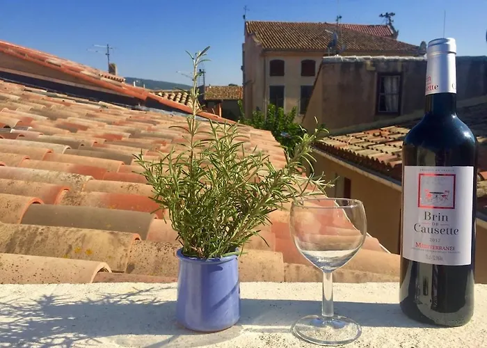 Tatil Evi Centre Of Olonzac, 2 Bedrooms & Private Sunny Rooftop Terrace *