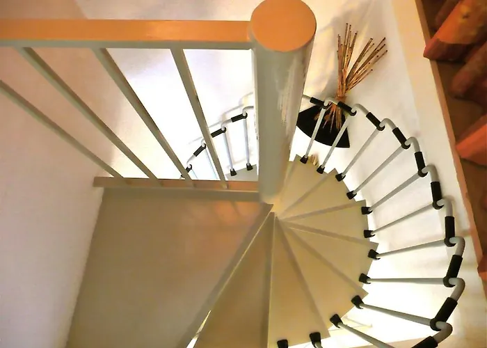 Centre Of Olonzac, 2 Bedrooms & Private Sunny Rooftop Terrace Tatil Evi *
