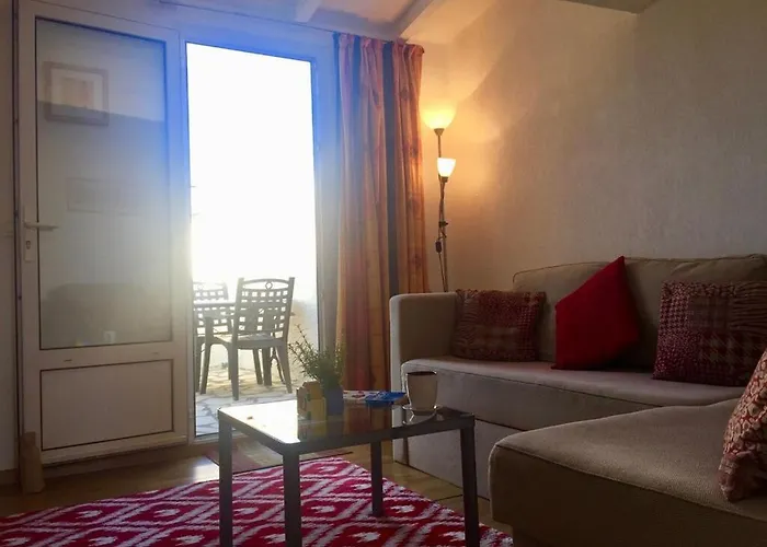 Centre Of Olonzac, 2 Bedrooms & Private Sunny Rooftop Terrace Tatil Evi Olonzac