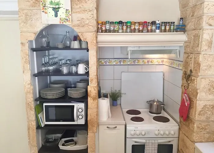 Centre Of Olonzac, 2 Bedrooms & Private Sunny Rooftop Terrace Olonzac